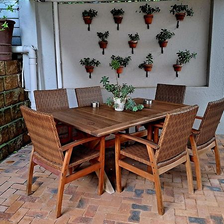 Four Palms Accommodation Durbanville Exterior foto