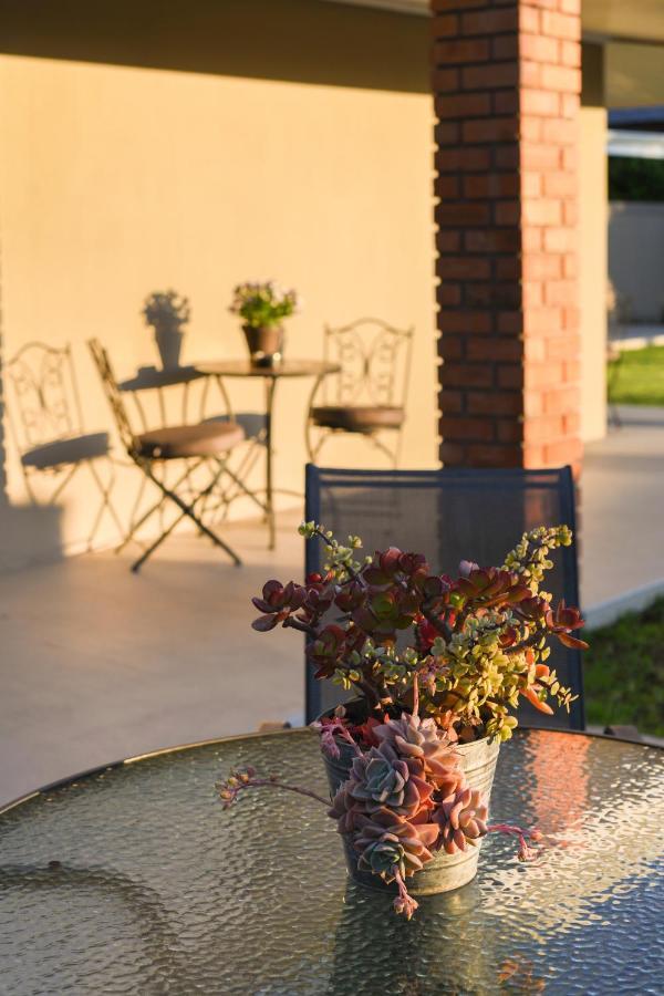 Four Palms Accommodation Durbanville Exterior foto